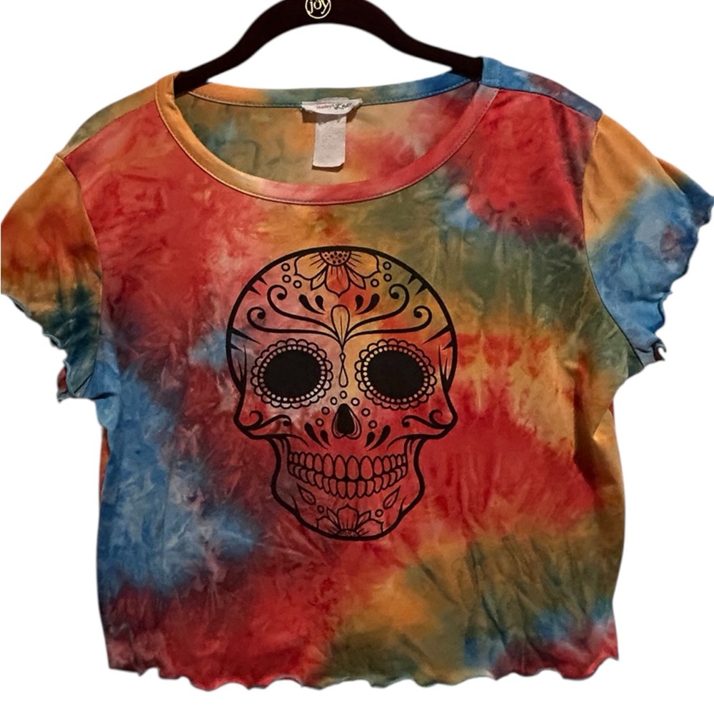 Ruby & Lace Colorful Crop Tie-Dye Skull T-Shirt
XL